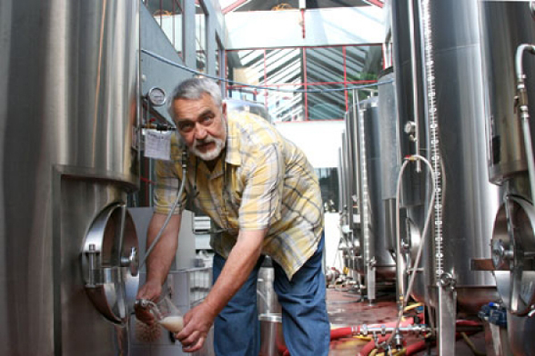 Dockside Restaurant is located at 1253 Johnston St. in Vancouver BC | 604-685-7070 | docksidebrewing.com